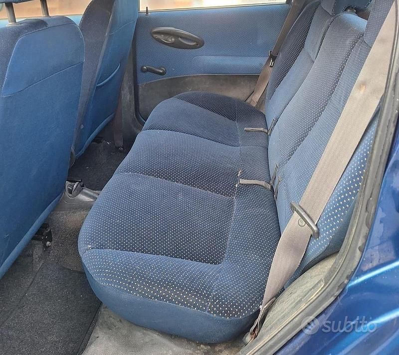 Usata Fiat Punto 2001 Blu Utilitaria