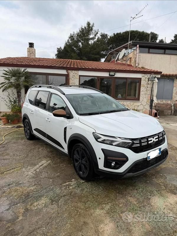 Usata Dacia Jogger Extreme 91 CV (66 kW) 2024 Bianco Monovolume