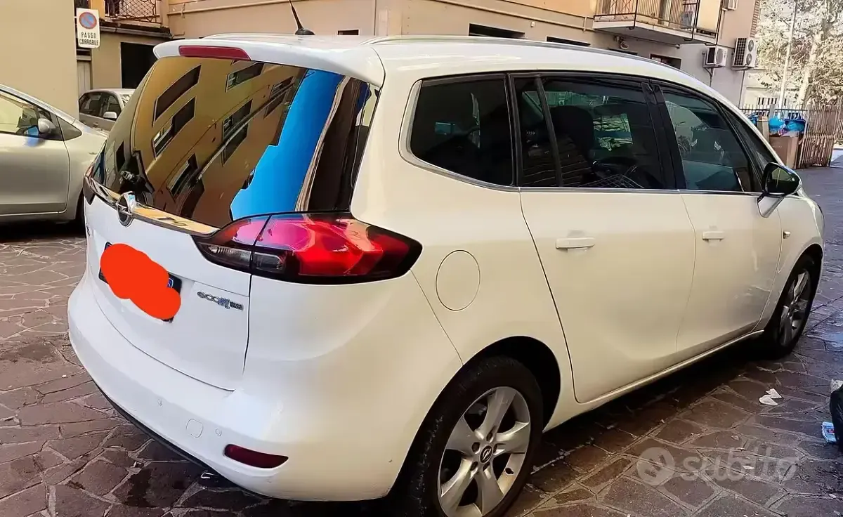 Usata Opel Zafira 101 CV (74 kW) 2012 Bianco Monovolume