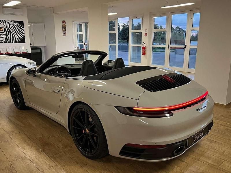 Usata Porsche 911 Carrera Cabriolet 385 CV (283 kW) 2020 Grigio gesso Cabrio