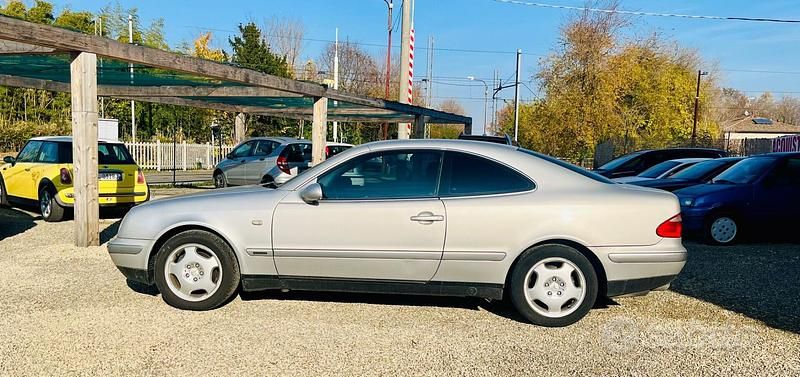 Usata Mercedes CLK200 Elegance 192 CV (141 kW) 1998 Argento Coupé
