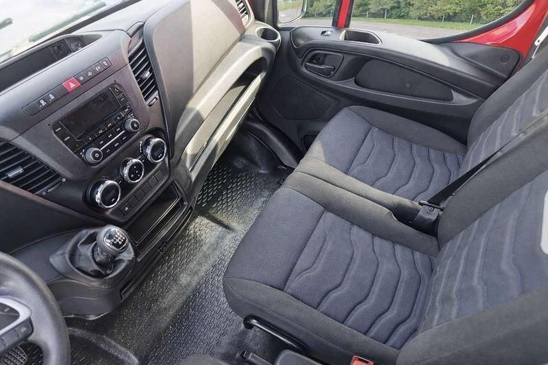 Usata Iveco Daily 116 CV (85 kW) 2021 Rosso Furgone