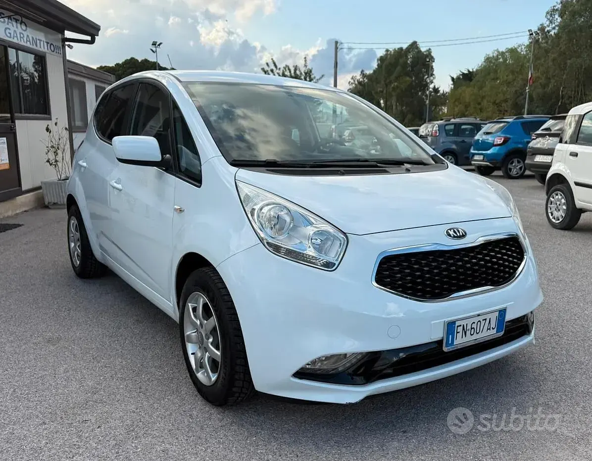 Usata Kia Venga 90 CV (66 kW) 2018 Bianco Utilitaria