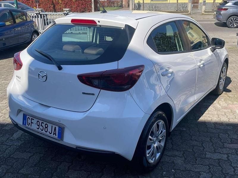 Usata Mazda 2 Evolve 75 CV (55 kW) 2021 Bianco Berlina