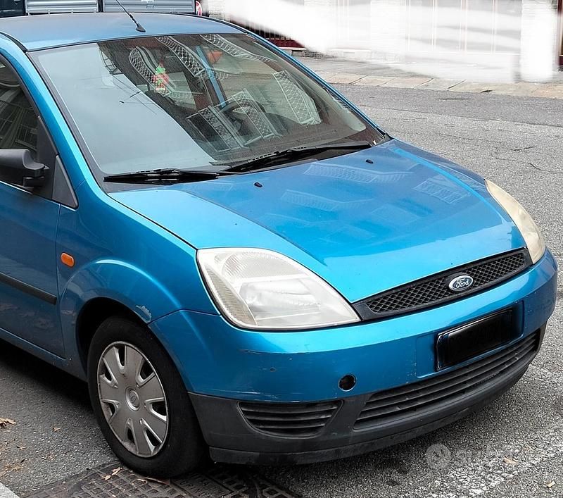 Usata Ford Fiesta 2005 Blu Utilitaria
