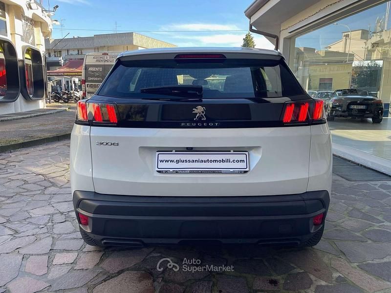 Usata Peugeot 3008 Active 131 CV (96 kW) 2022 Bianco madreperla SUV