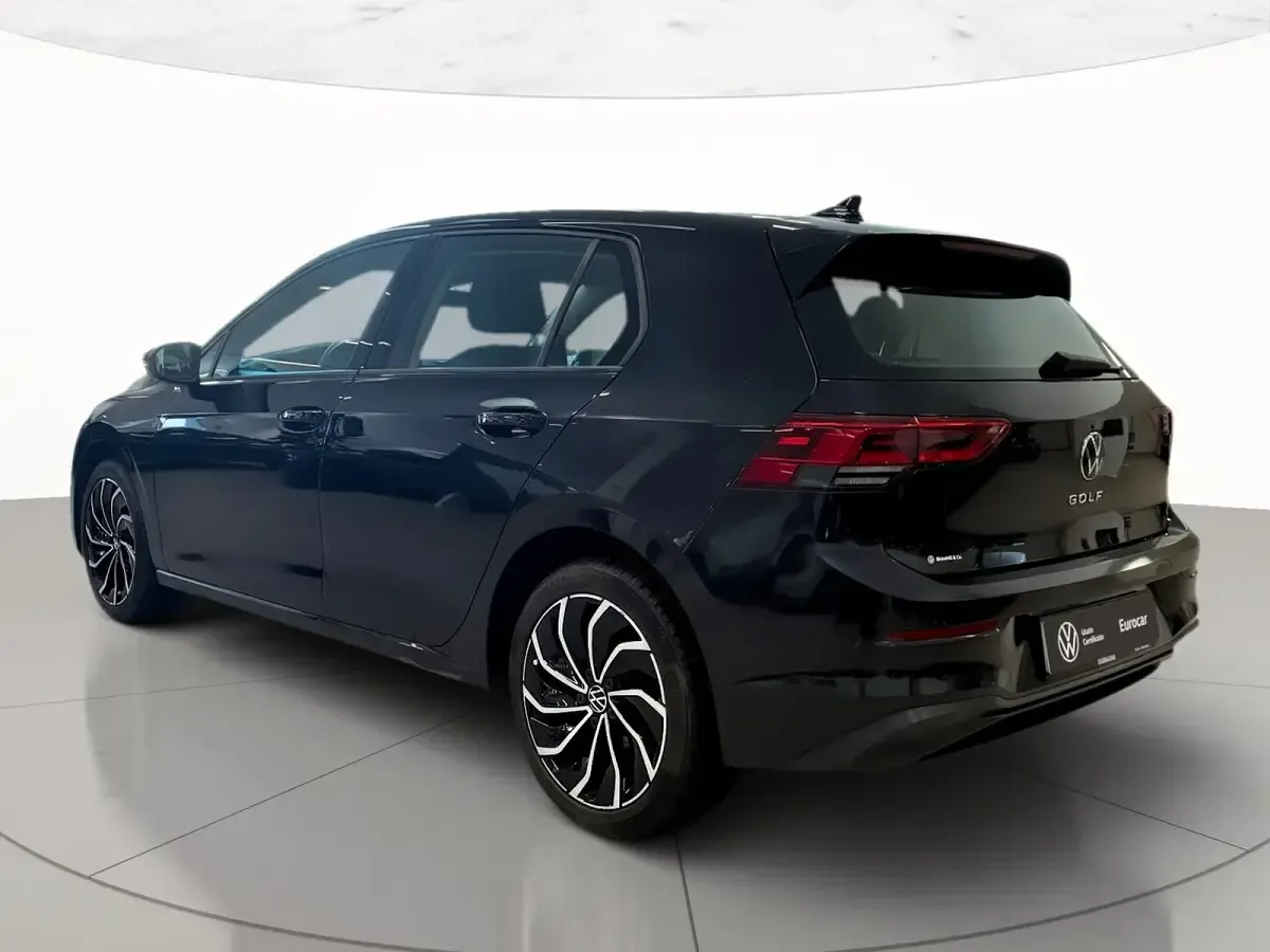 Usata VW Golf VIII Life 115 CV (84 kW) 2022 Deep black perlato Berlina