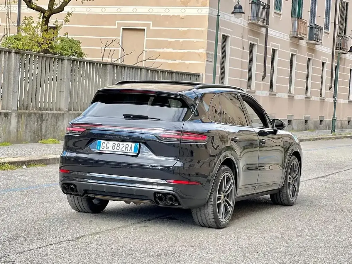 Usata Porsche Cayenne 549 CV (403 kW) 2021 Nero SUV