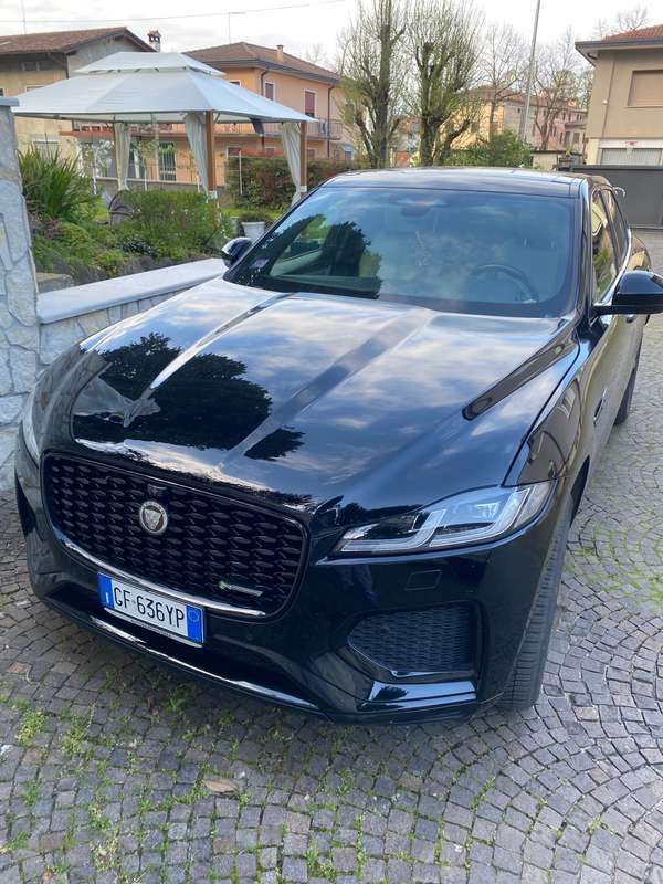 Nero Usata 2021 Jaguar F-Pace R-Dynamic SUV | 37.000 € (Buon prezzo) - Immagine 1/4