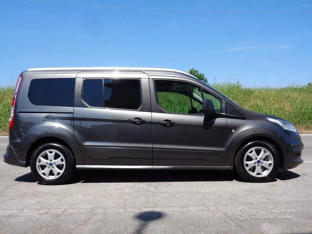 Usata Ford Tourneo Connect 120 CV (88 kW) 2017 Grigio Monovolume