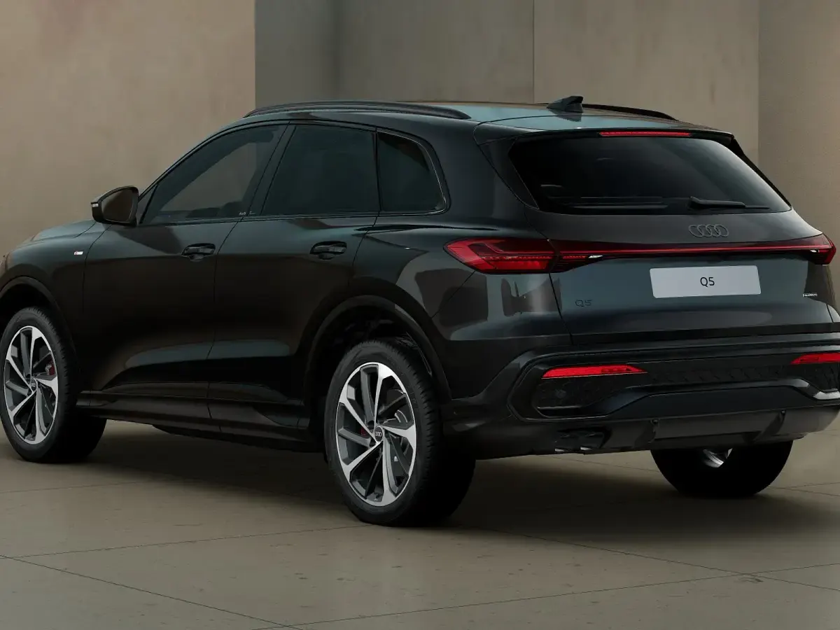 Nuova Audi Q5 S-Line 204 CV (150 kW) 2026 Nero mito metallizzato SUV