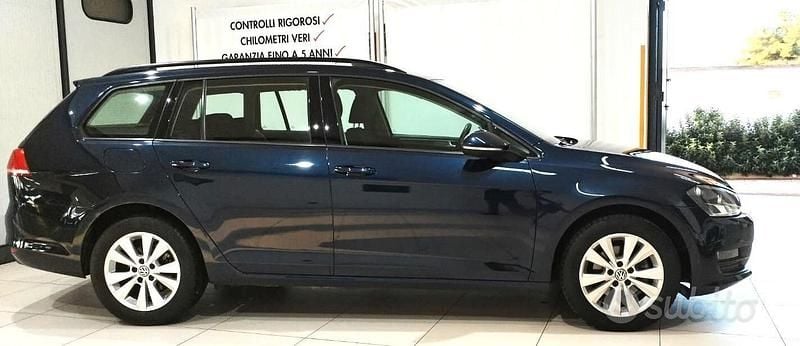 Usata VW Golf VII Comfortline 105 CV (77 kW) 2014 Blu Station wagon