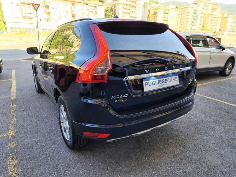 Usata Volvo XC60 Momentum 181 CV (133 kW) 2015 Nero SUV