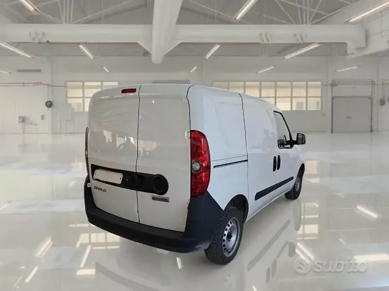 Usata Fiat Doblò Business 95 CV (69 kW) 2021 Bianco Monovolume