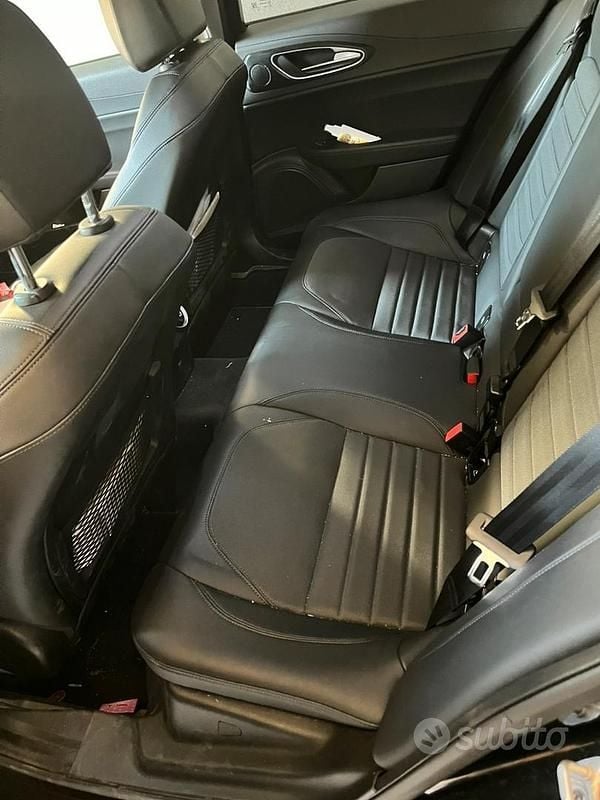 Usata Alfa Romeo Giulia 201 CV (147 kW) 2019 Nero Berlina