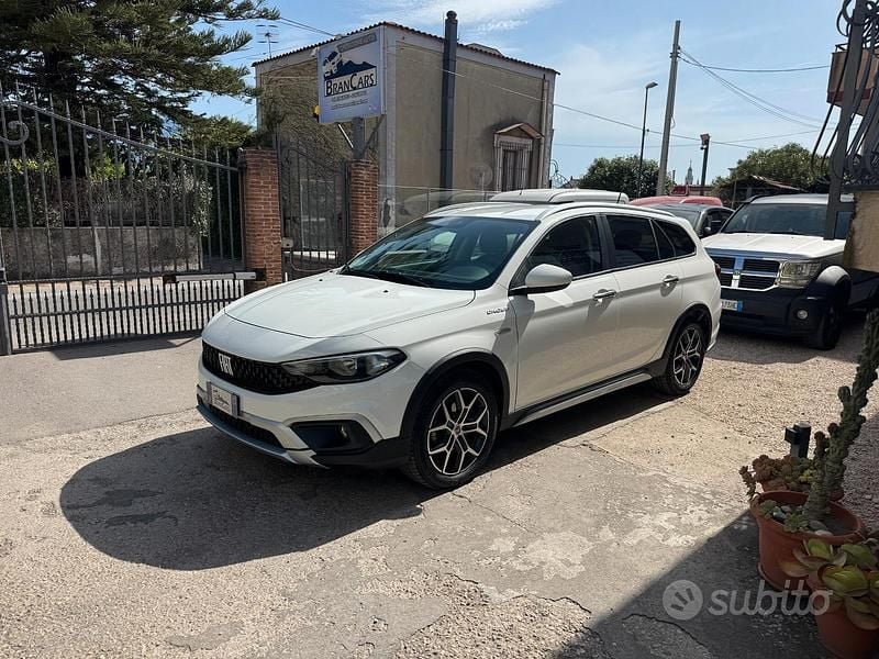 Bianco Usata 2022 Fiat Tipo Cross Station wagon | 17.990 € (Buon prezzo) - Immagine 1/4