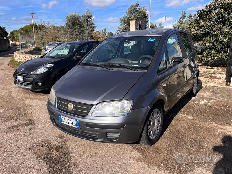 Usata Fiat Idea 80 CV (58 kW) 2006 Grigio Monovolume