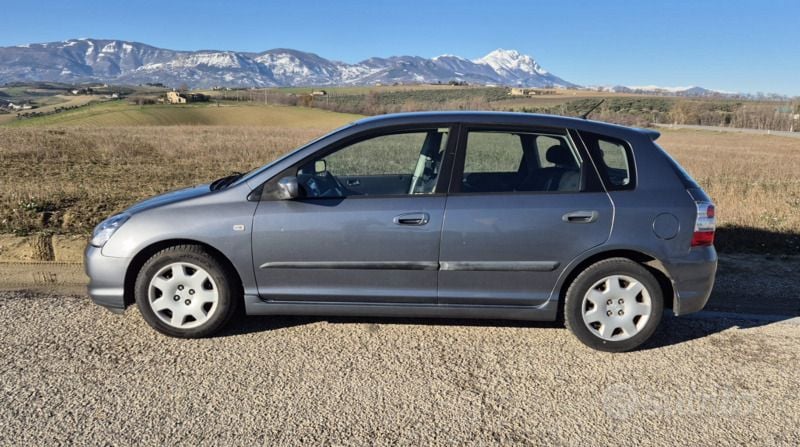 Usata Honda Civic 2005 Grigio Berlina