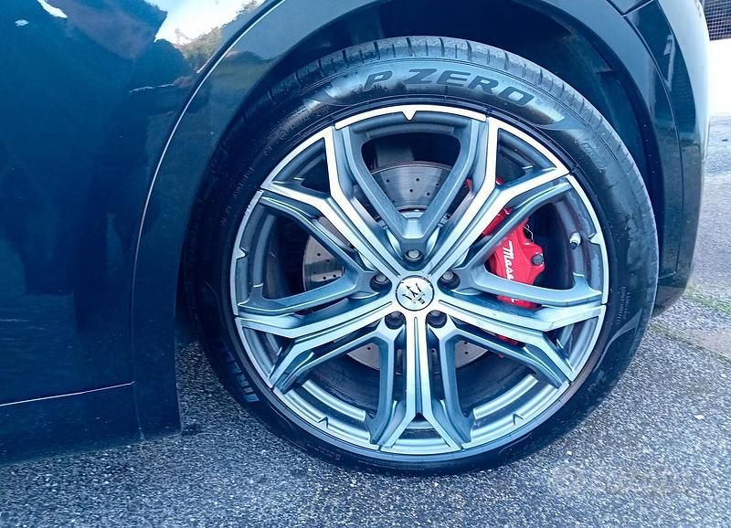 Usata Maserati Levante 250 CV (183 kW) 2020 Nero SUV