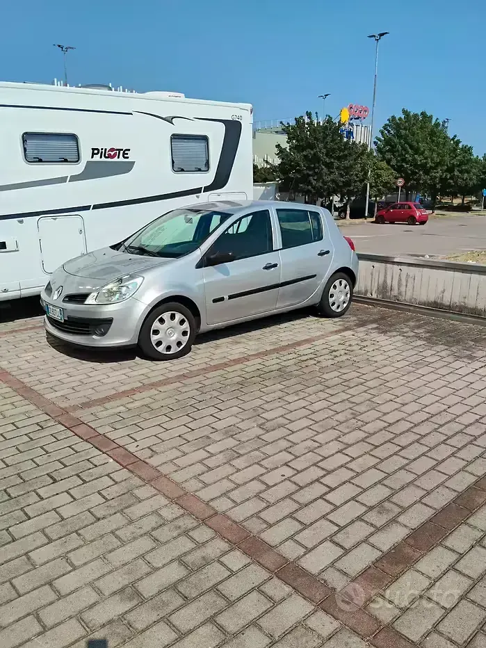 Usata Renault Clio III 98 CV (72 kW) 2006 Grigio Berlina