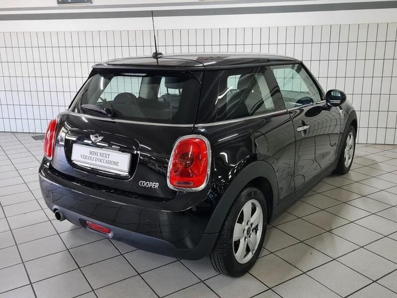 Usata Mini Cooper 135 CV (99 kW) 2017 Nero Utilitaria