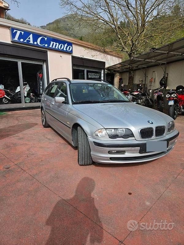 Usata BMW 330 184 CV (135 kW) 2001 Grigio Station wagon