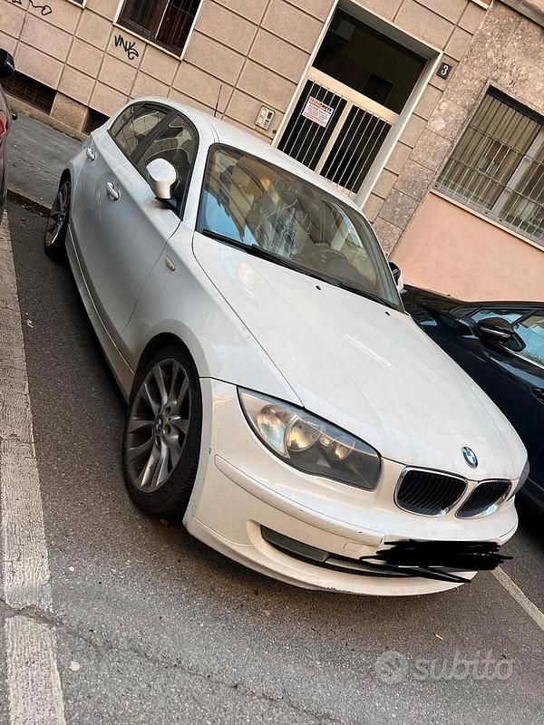 Usata BMW 118 143 CV (105 kW) 2010 Bianco Utilitaria