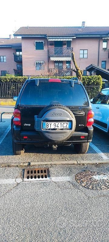 Usata Jeep Cherokee 2001 Nero SUV