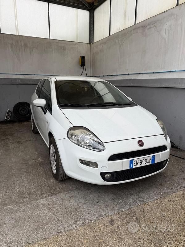 Usata Fiat Punto Evo Dynamic 77 CV (56 kW) 2012 Bianco Utilitaria