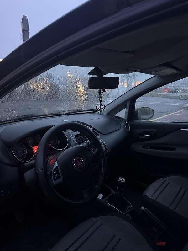 Usata Fiat Punto Evo Active 65 CV (47 kW) 2009 Utilitaria