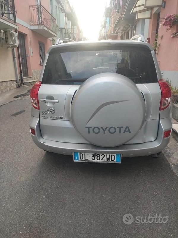 Usata Toyota RAV4 177 CV (130 kW) 2008 Grigio SUV