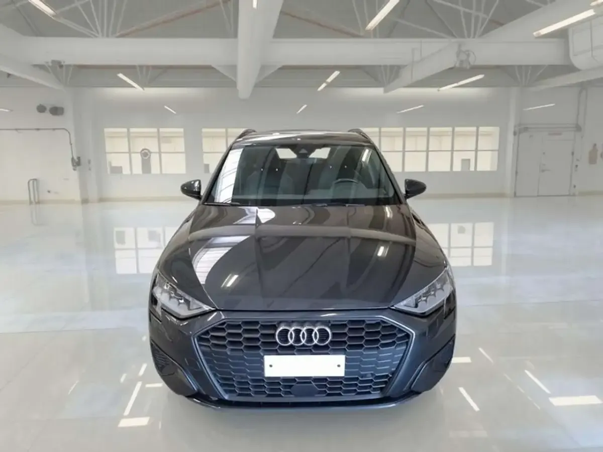 Usata Audi A3 Business 150 CV (110 kW) 2023 Blu Berlina