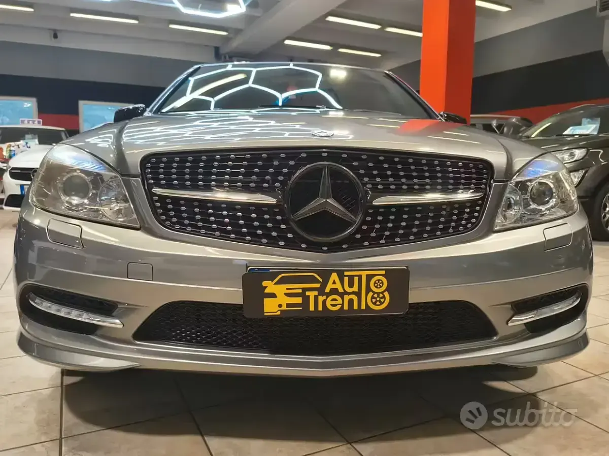 Begagnad Mercedes C250 Executive 204 HK (150 kW) 2011 Grå Sportkupé