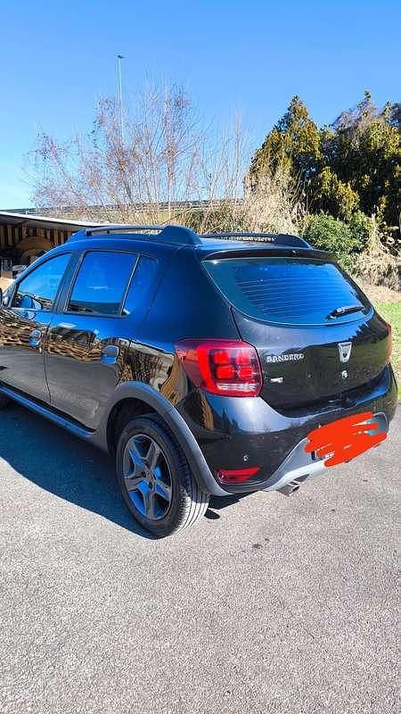 Usata Dacia Sandero Stepway 90 CV (66 kW) 2017 Nero Berlina