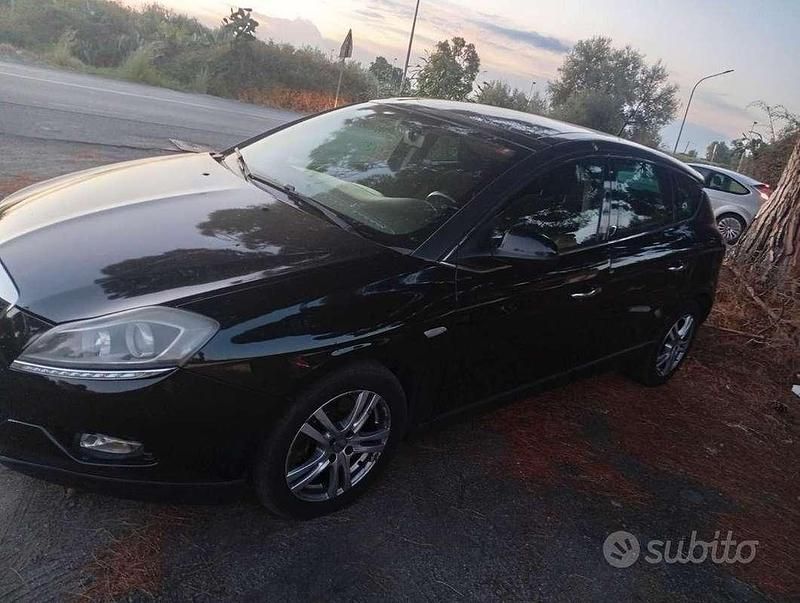 Usata Lancia Delta 165 CV (121 kW) 2009 Utilitaria