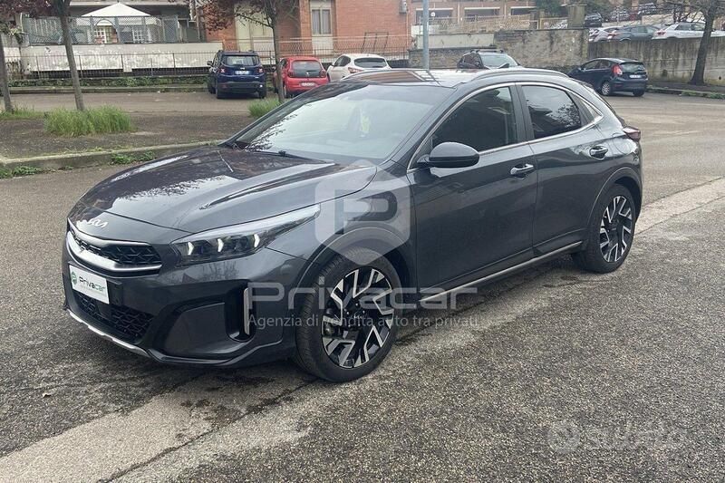 Grigio Usata 2023 Kia XCeed SUV | 17.700 € (Buon prezzo) - Immagine 1/4