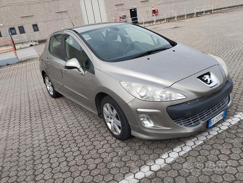 Usata Peugeot 308 95 CV (69 kW) 2011 Berlina