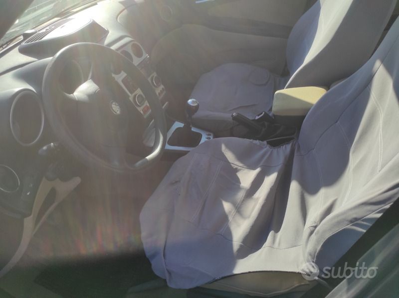 Usata 2004 Alfa Romeo 156 Tre volumi | 1500 € (Buon prezzo) - Immagine 1/2