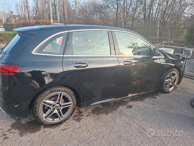 Usata Mercedes B180 Advanced Plus 116 CV (85 kW) 2024 Nero Monovolume