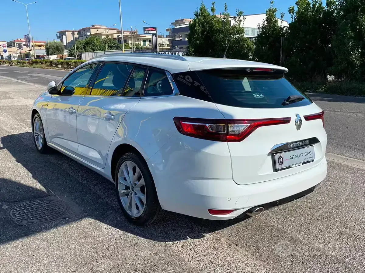 Usata Renault Mégane GrandTour 116 CV (85 kW) 2020 Bianco Station wagon