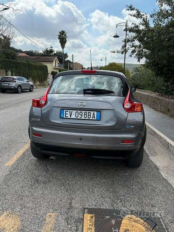 Usata Nissan Juke 110 CV (80 kW) 2014 Grigio SUV