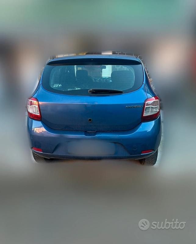 Usata Dacia Sandero 75 CV (55 kW) 2013 Blu Berlina