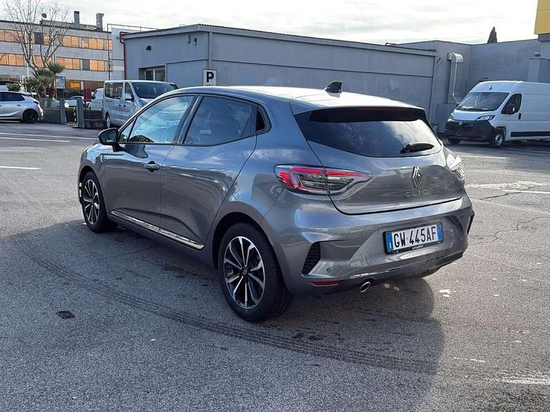 Usata Renault Clio V Techno 91 CV (66 kW) 2024 Grigio Utilitaria
