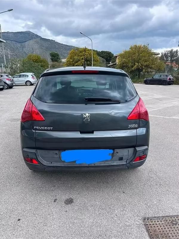 Usata Peugeot 3008 112 CV (82 kW) 2012 Grigio Station wagon