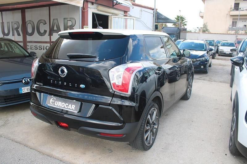 Usata Ssangyong (KGM) Tivoli 115 CV (84 kW) 2015 Nero SUV