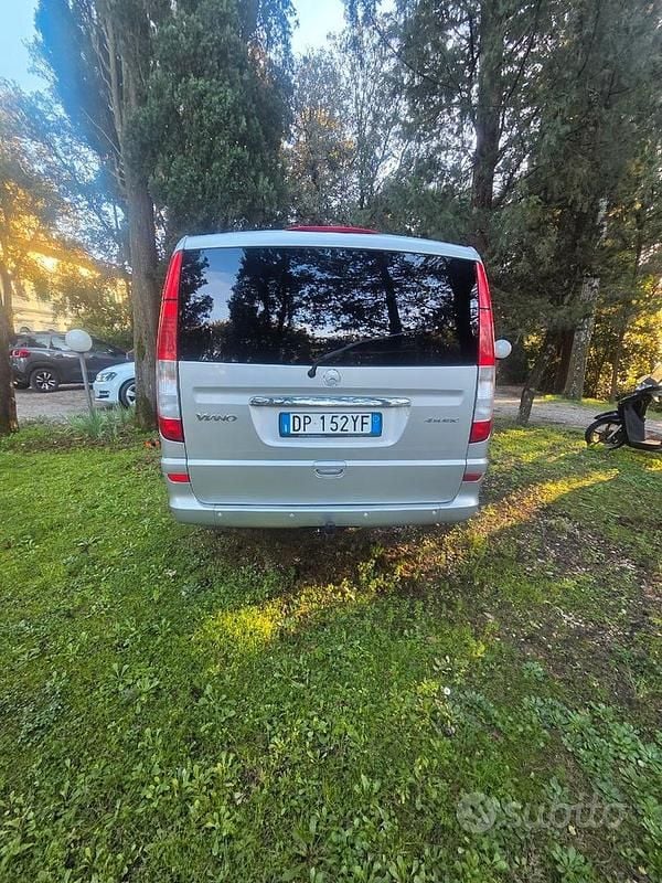 Usata Mercedes Viano 115 CV (84 kW) 2008 Grigio Monovolume