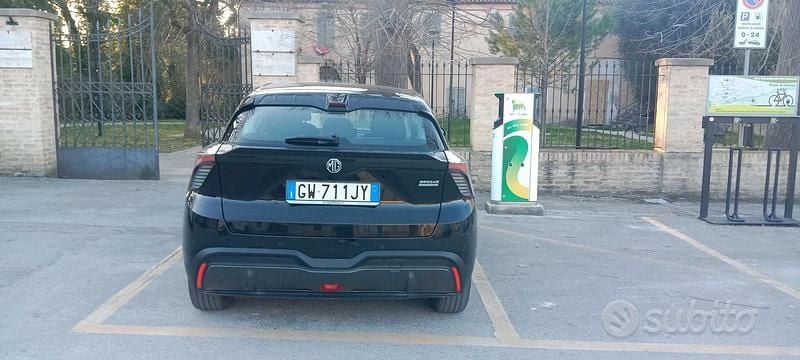 Usata MG MG4 EV 125 kW (170 CV) 2024 Nero Utilitaria