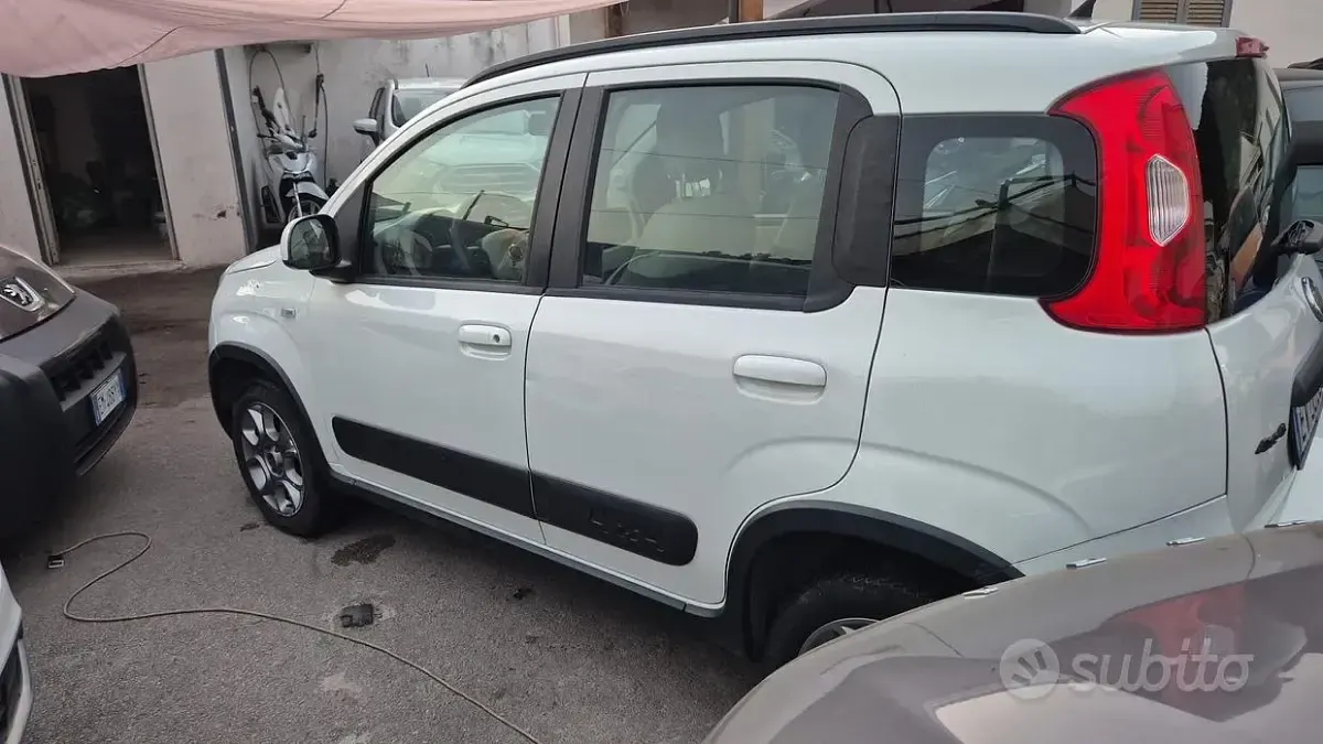 Usata Fiat Panda 4x4 S 75 CV (55 kW) 2014 Bianco Utilitaria
