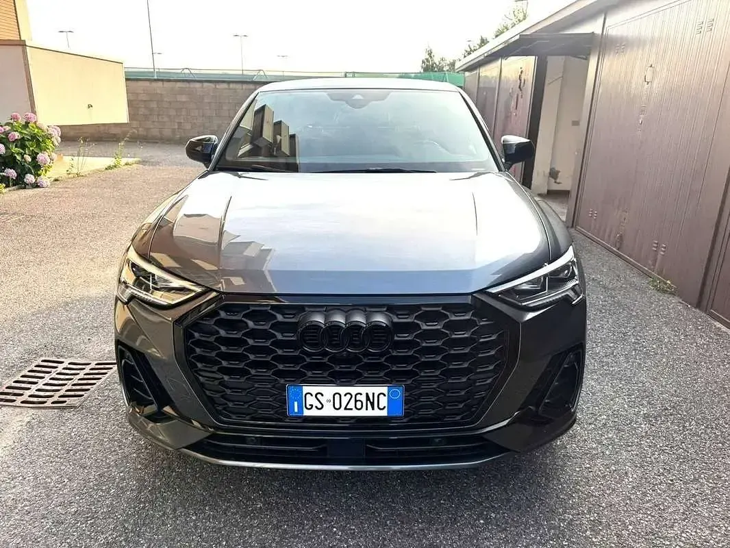 Usata Audi Q3 Sportback 150 CV (110 kW) 2024 Grigio SUV