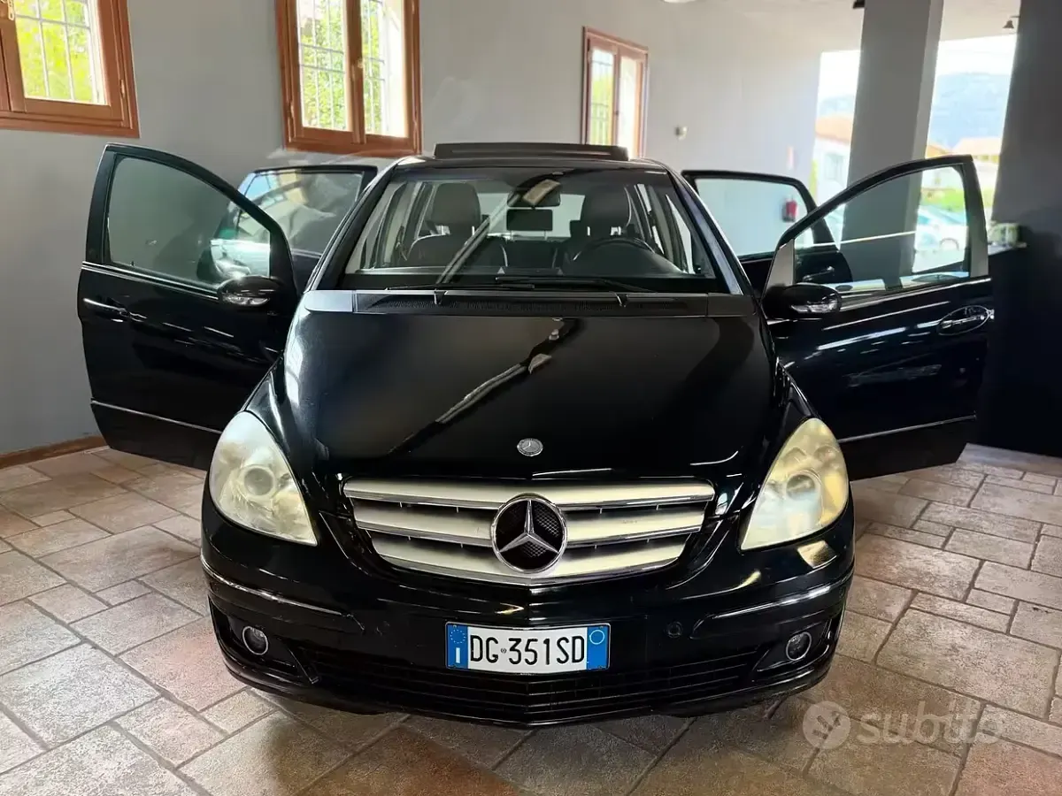 Usata Mercedes B200 193 CV (141 kW) 2007 Nero Monovolume